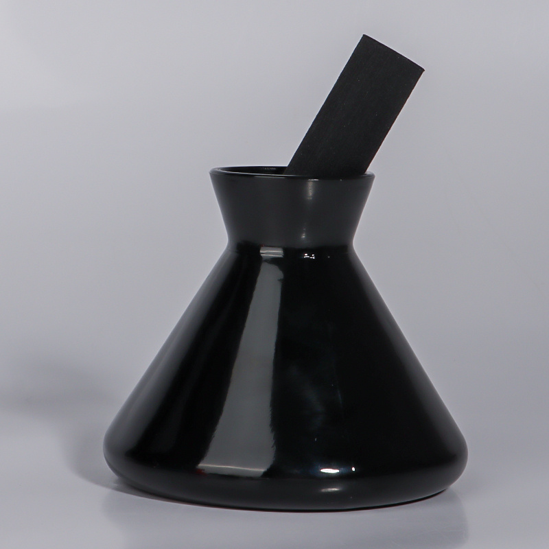 Trumpet perfume bottle glass empty bottle home decoration (2)