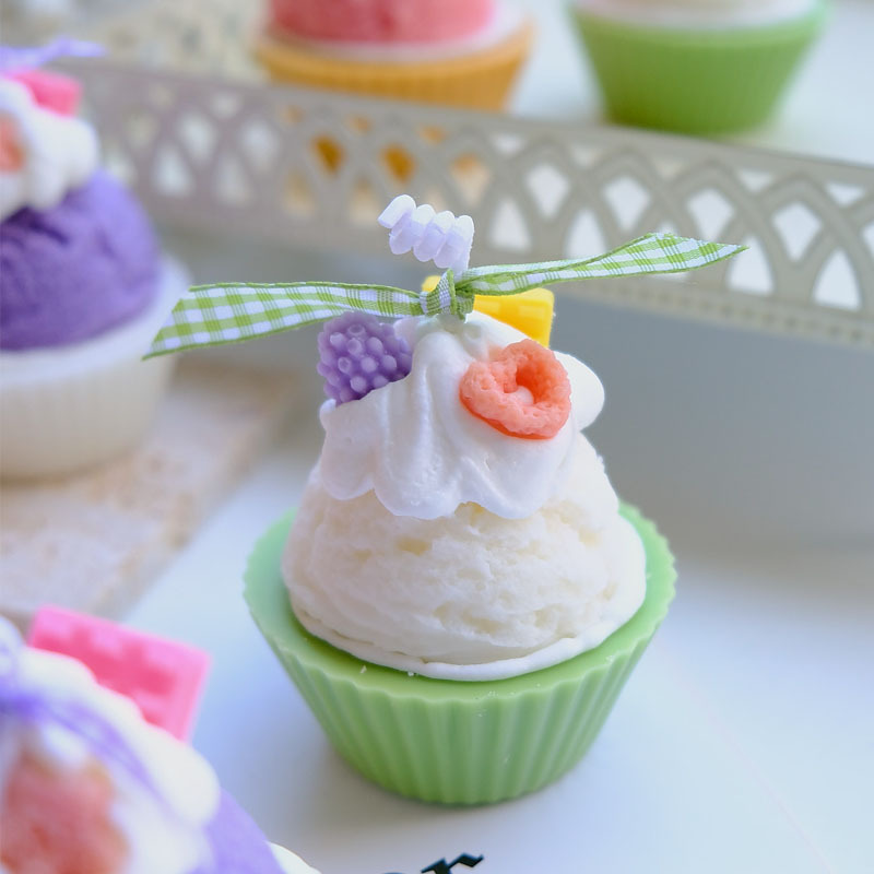 Dessert Shape Aromatherapy Candle Gift Box Lovely Romantic Female Gift (6)