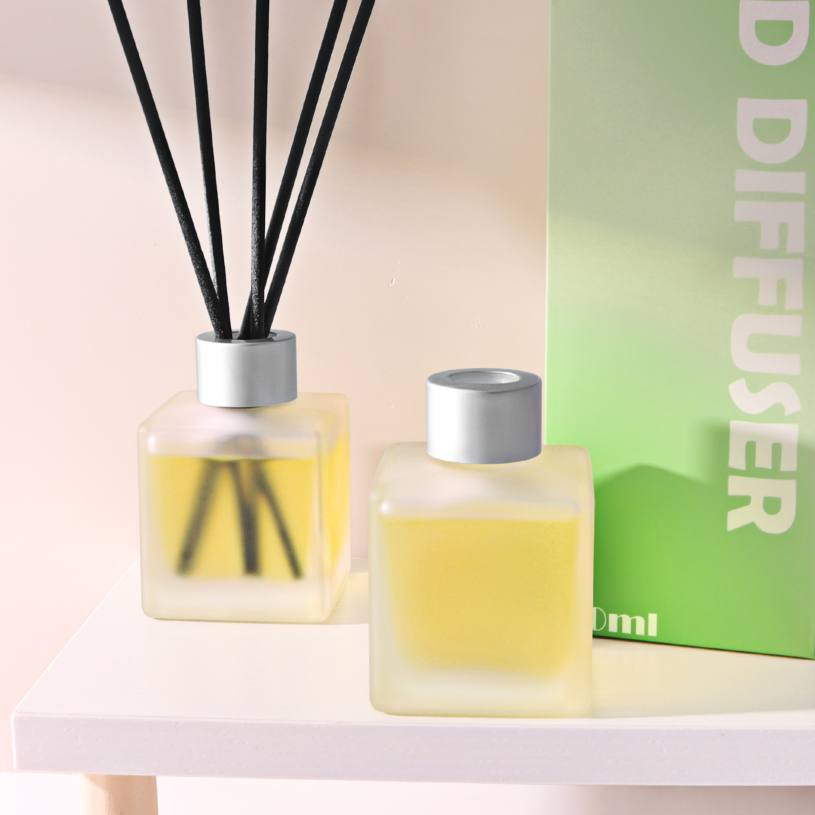 Reed Diffuser Set Gift Glass Bottle Reed Stick Home Fragrance (1).jpg