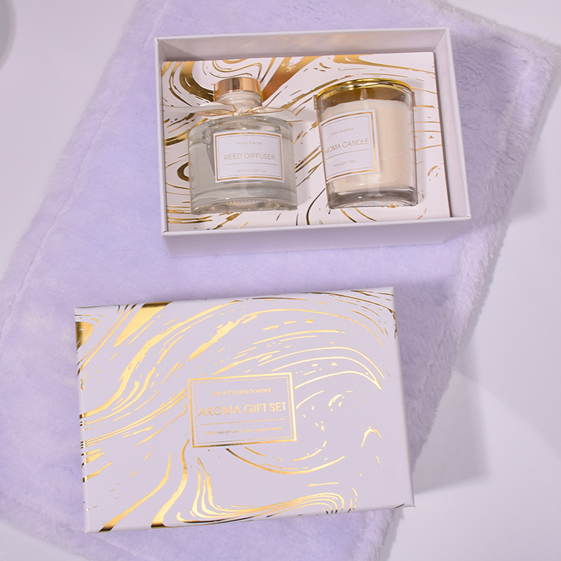 Candle and Essential Oil Reed Diffuser Set with Glass Bottle (1)