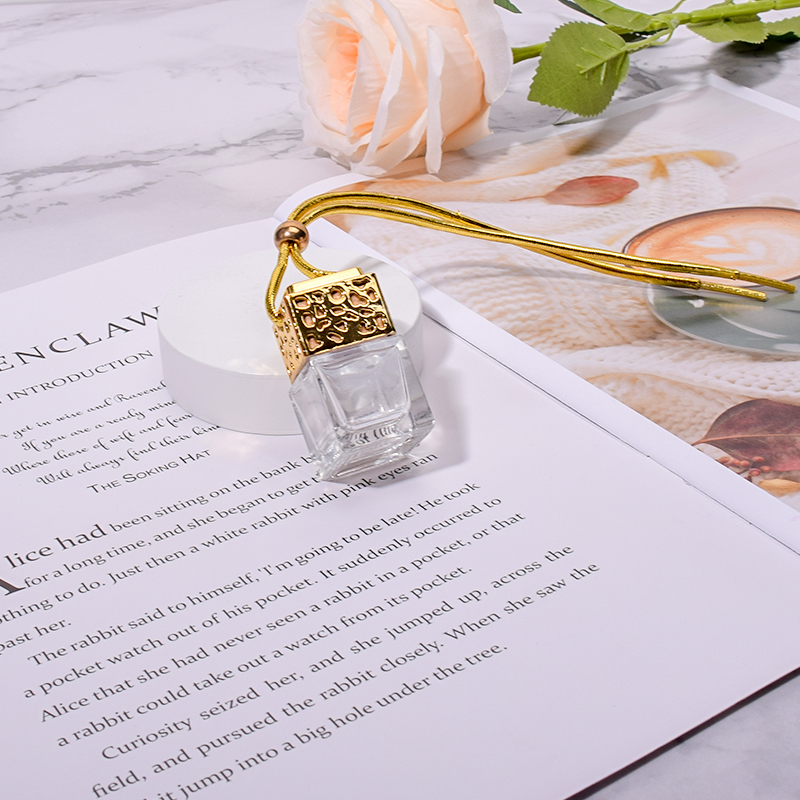 Car perfume bottle Creative in-car aromatherapy bottle pendant Car decorative (5)